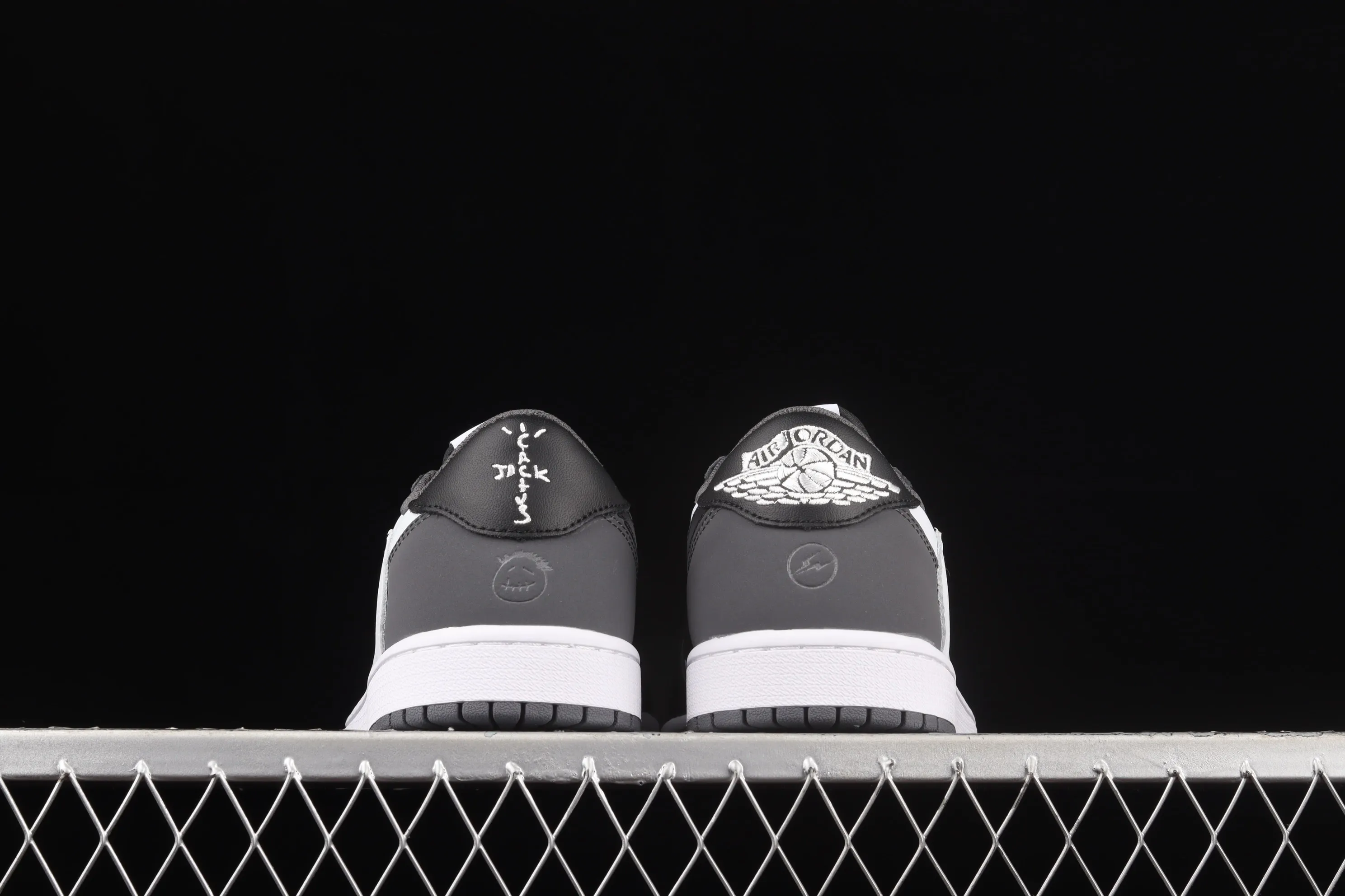 All Categories Air Jordan Jordan series basketball shoes Air Jordan 1 Low Cost-effective version Travis Scott x Fragment x Air Jordan 1 Low "Military Blue" AJ1 Joe 1 Lightning Undercut Low CQ4277-008